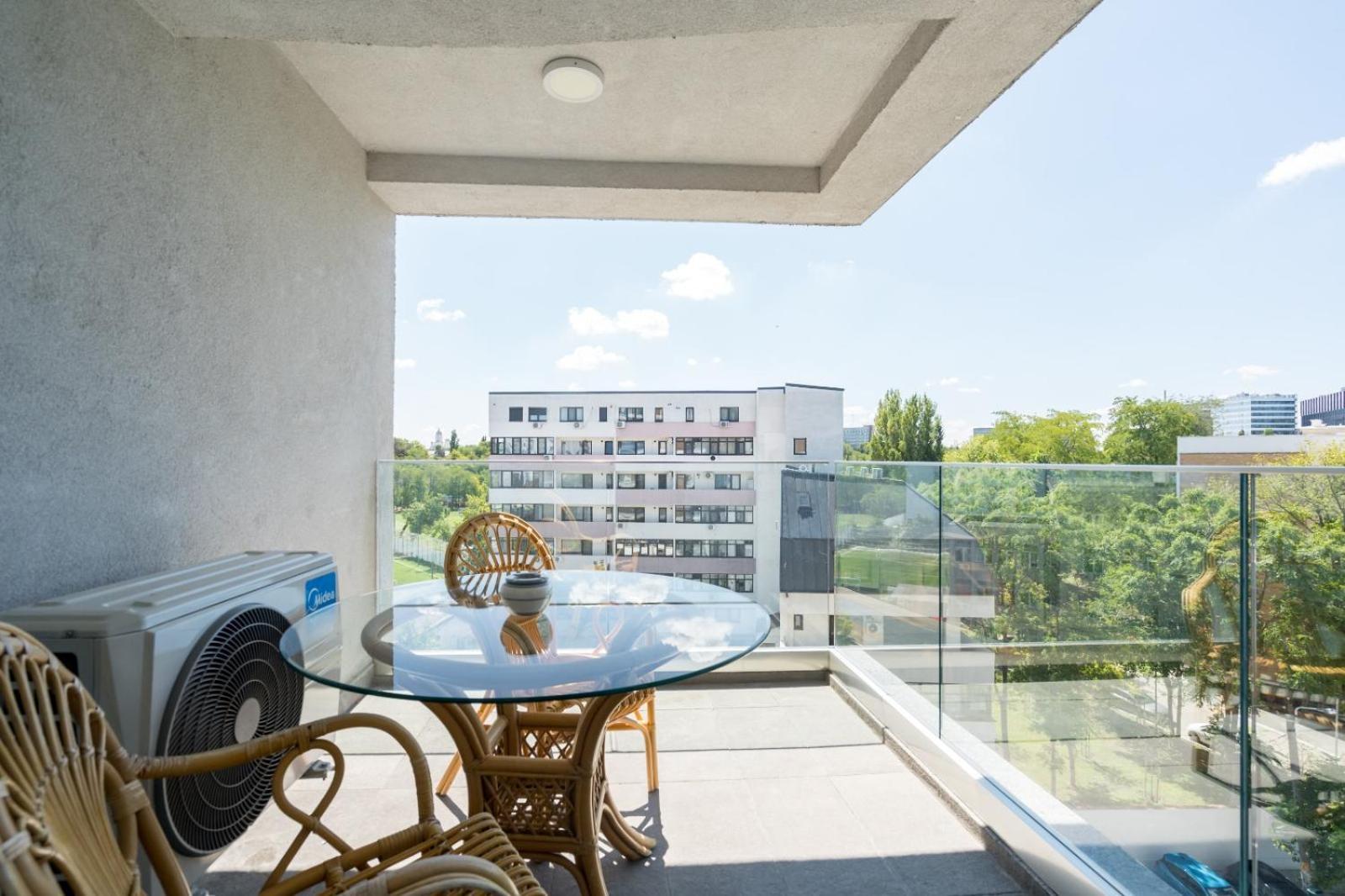 A Home Away - Politehnica Park Bucureşti Exterior foto
